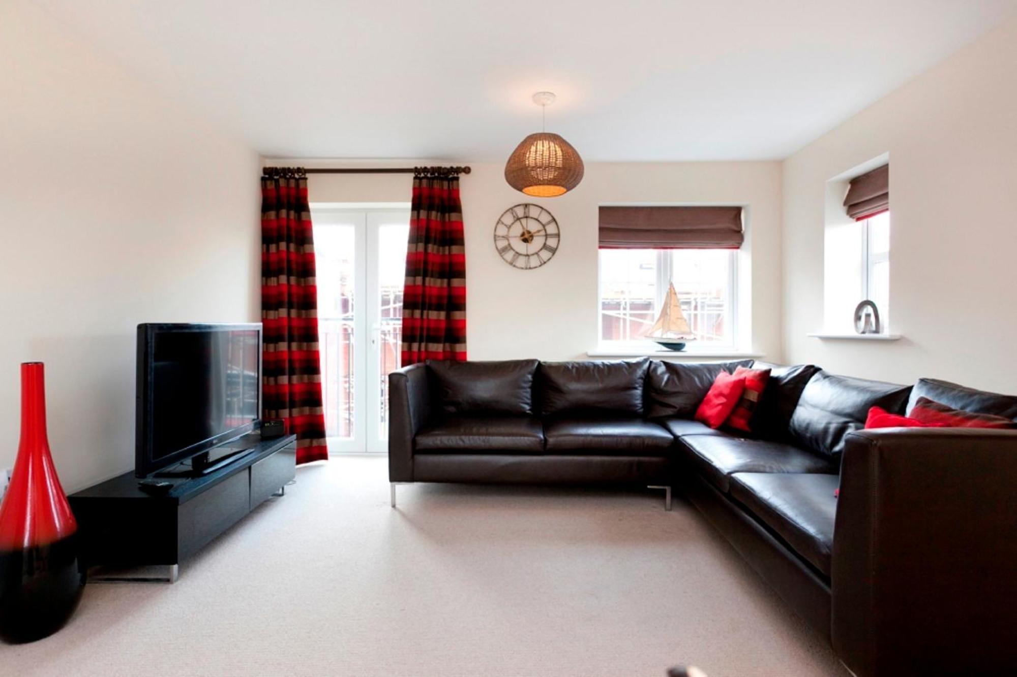 Dbs Serviced - The Coach House Apartment *