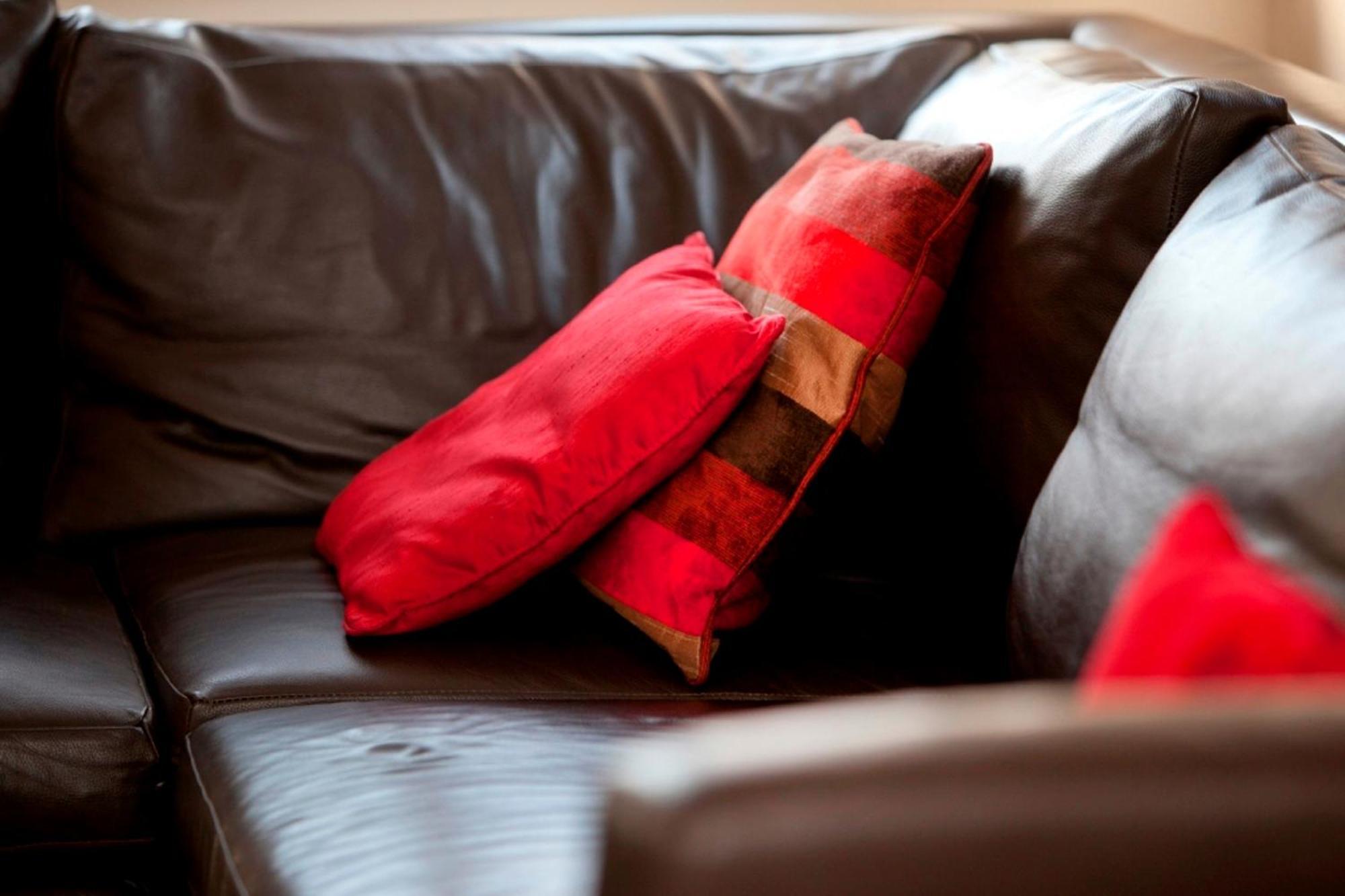 Dbs Serviced - The Coach House Apartment *