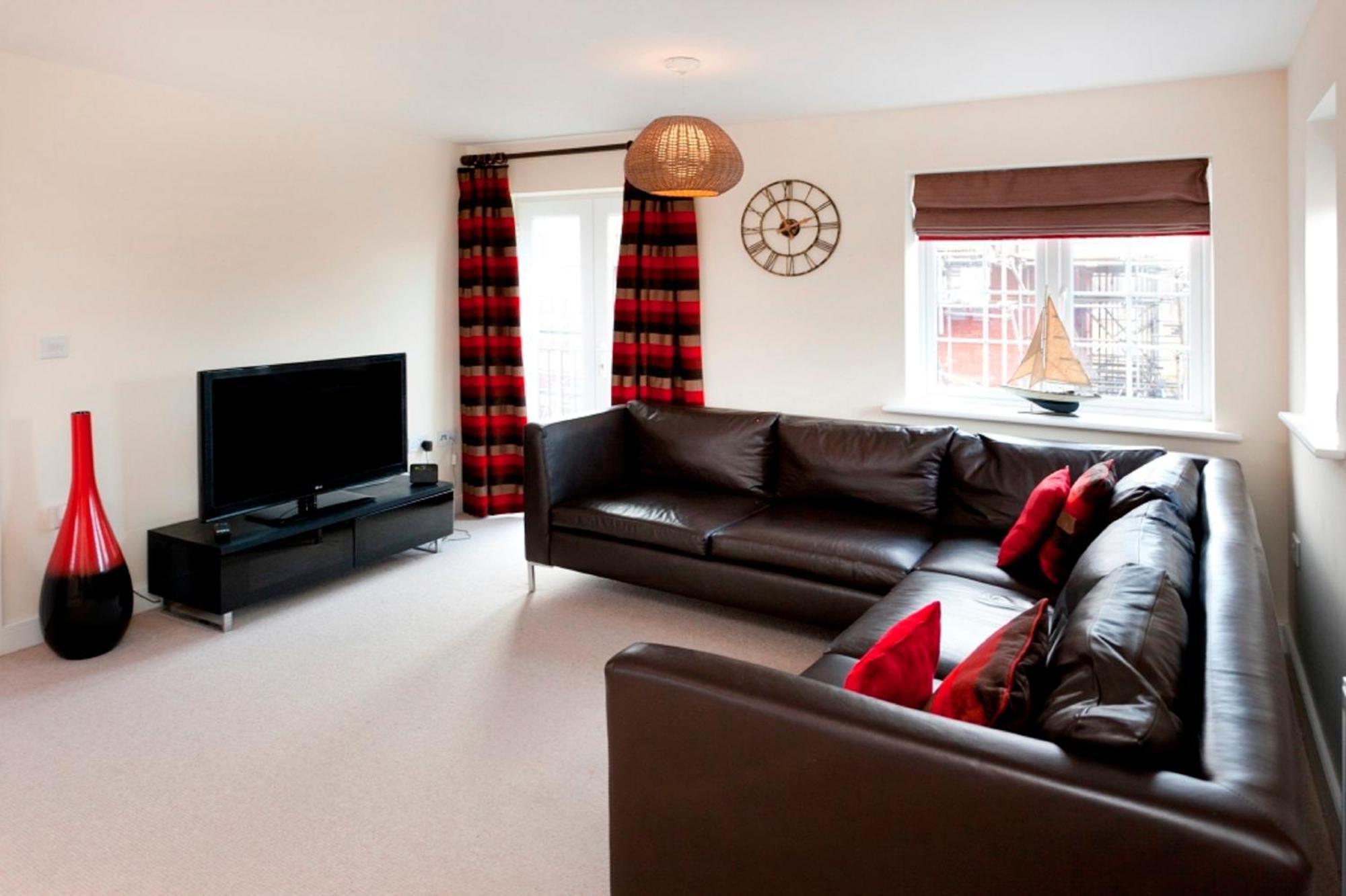 Dbs Serviced - The Coach House *