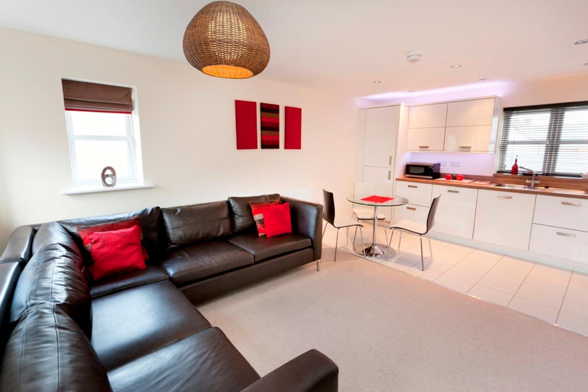 Dbs Serviced - The Coach House * Castle Donington
